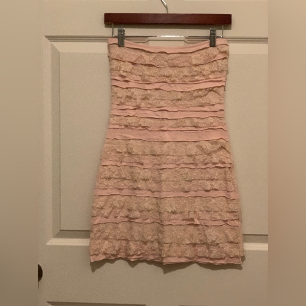 Express Elegant Strapless Pink Laced Mini Dress. Size-X-Small - Picture 3 of 4